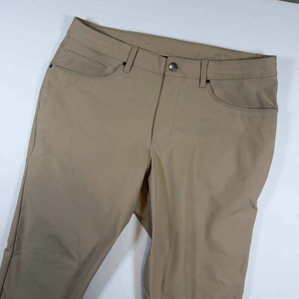 lululemon athletica Men's Khaki Stretch Pants